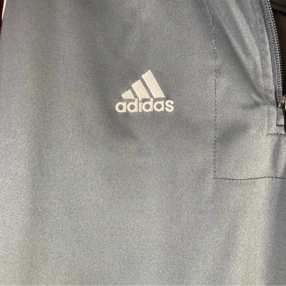 🔥 Adidas Athletic Pullover – Sporty Performance Style 🔥 - Picture 6 of 12